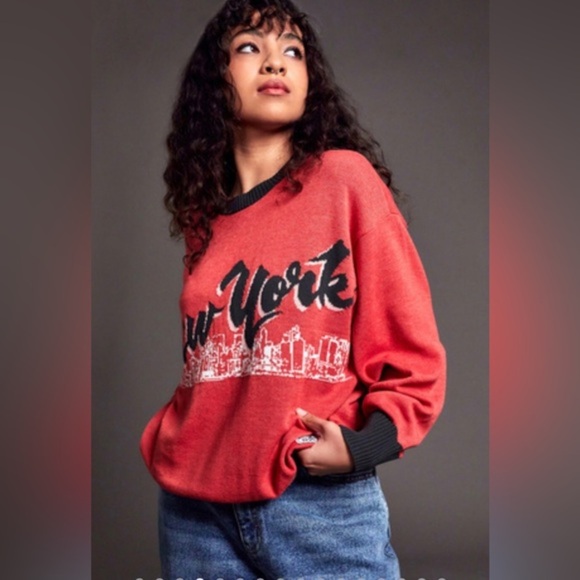 Rvca X Stella Maxwell red New York NYC Skyline Graphic Sweater size small new - Picture 14 of 16